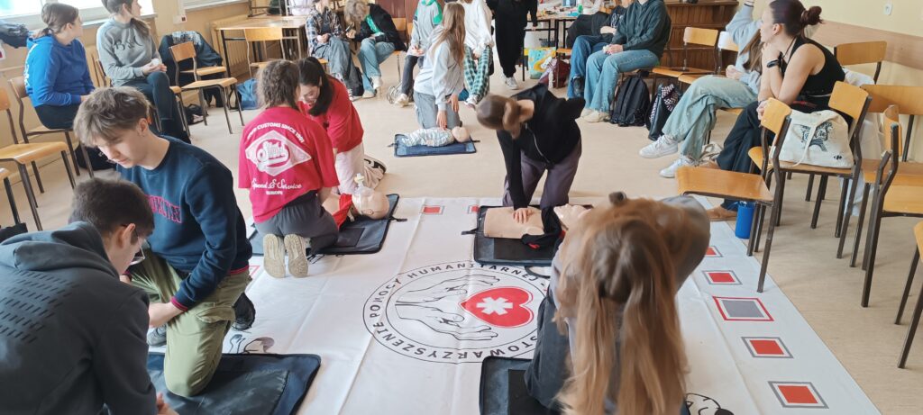 Stowarzyszenie Pomocy Humanitarnej Feni Nauka Pierwszej Pomocy 